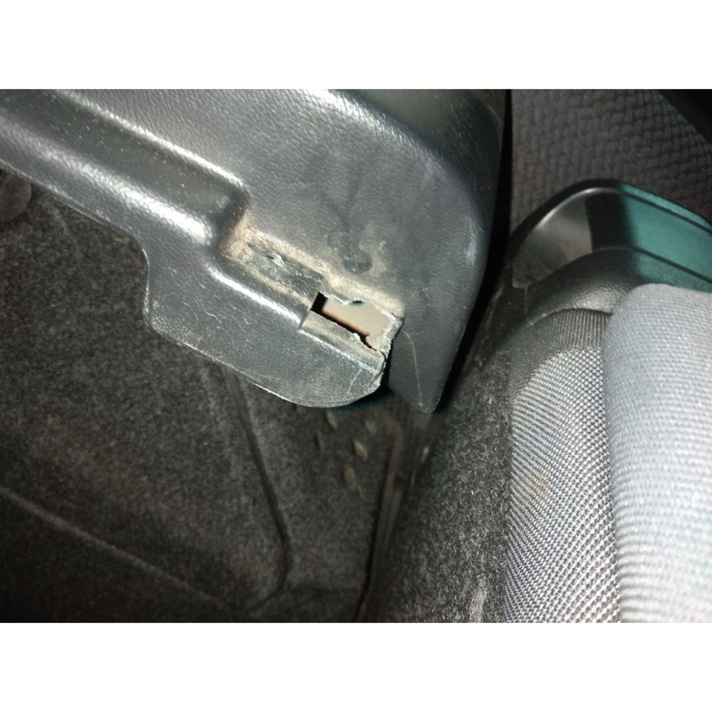 Fiat Stilo Bagaj Perdesi Tutucusu görsel 3