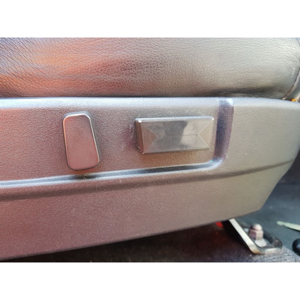 Mitsubishi L200/Triton/Pajero Elektrikli Koltuk Switch Kapağı görsel 2