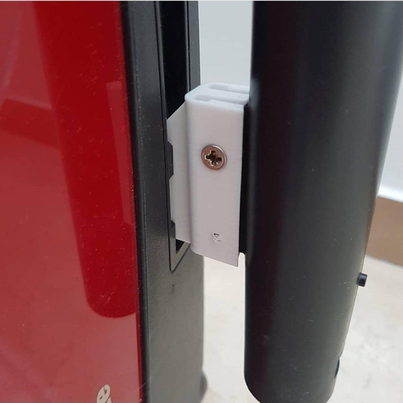 Miele Compact C2 Süpürge Nozul Tutucu Rayı görsel 2