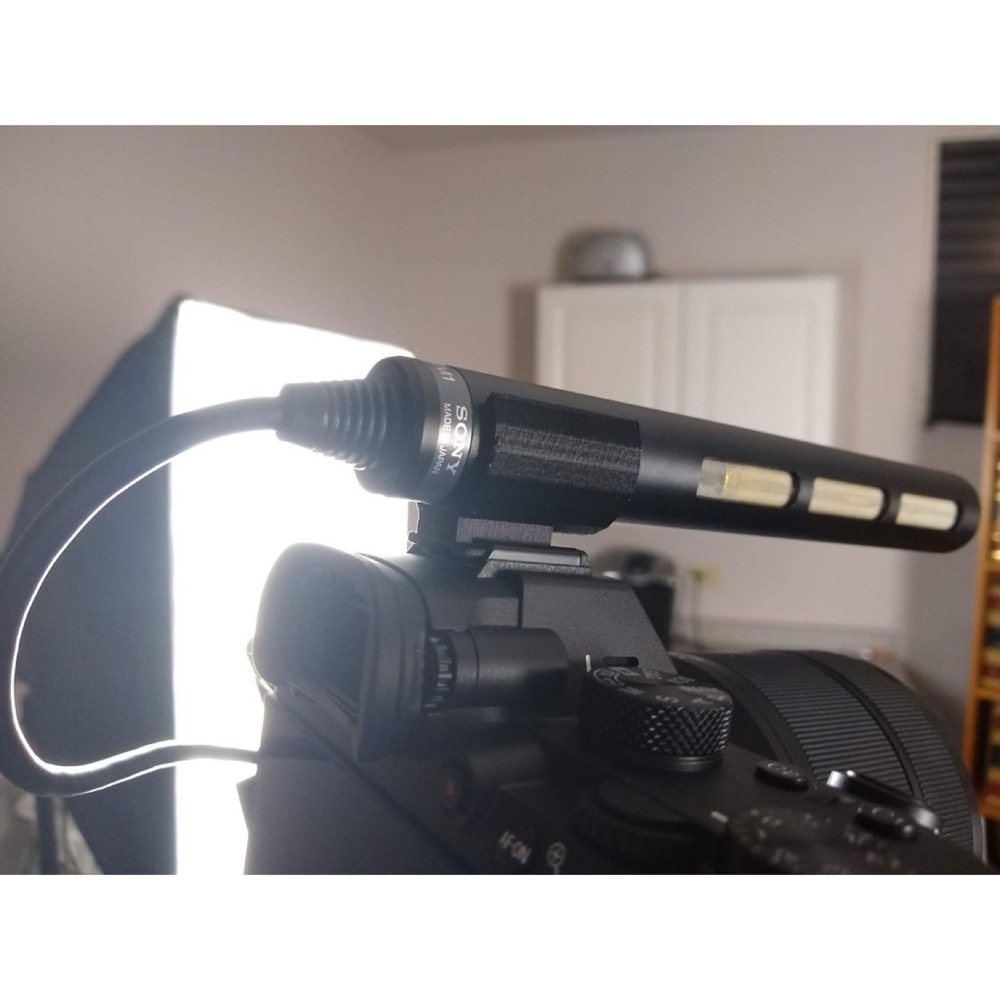 Sony ECM-XM1 Shotgun Mikrofon için Flaş Ayağı Tutucusu (20 mm, Sony a7 III ile Denenmiş)