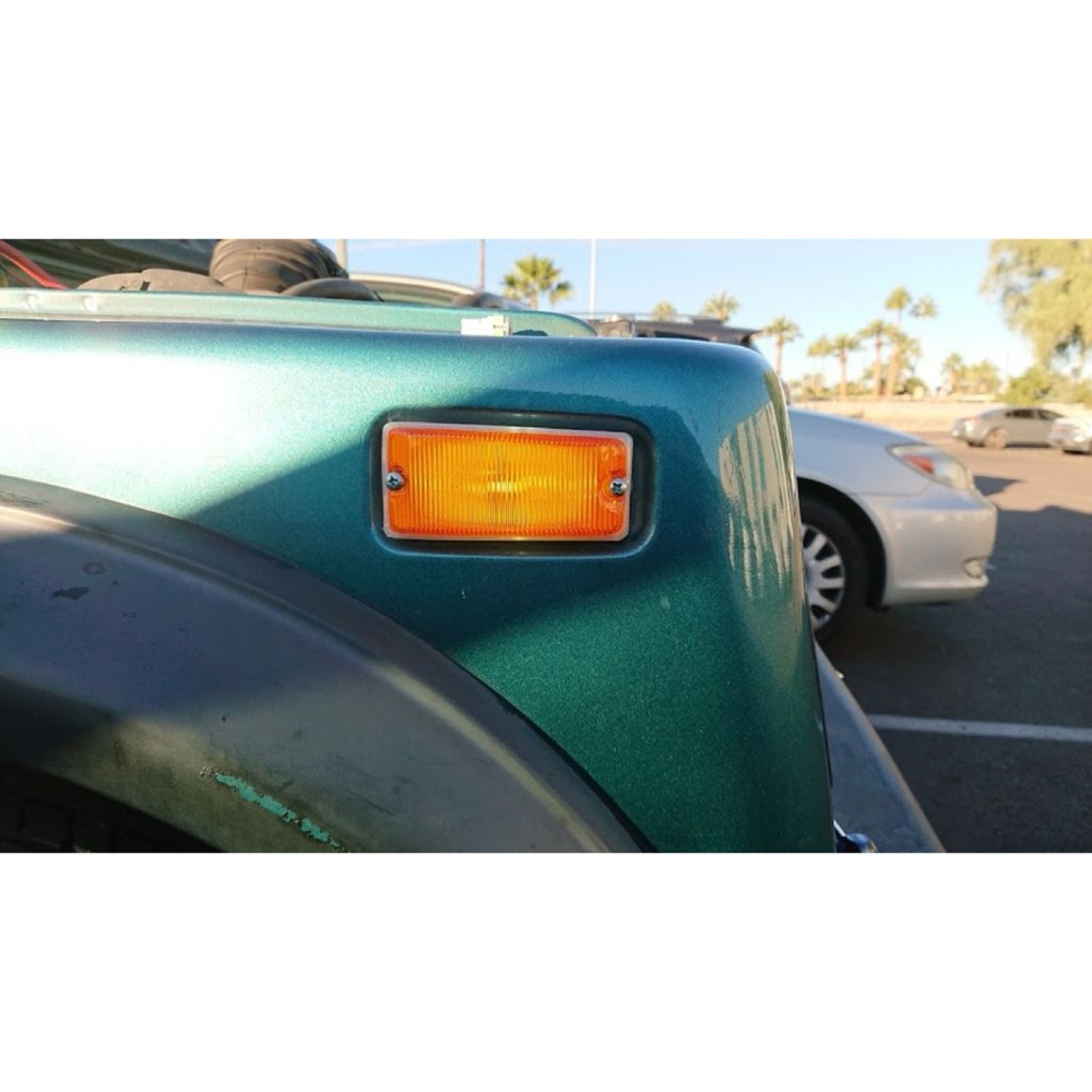 Suzuki Samurai / SJ413 Yan Sinyal Reflektör Yuvası görsel 2