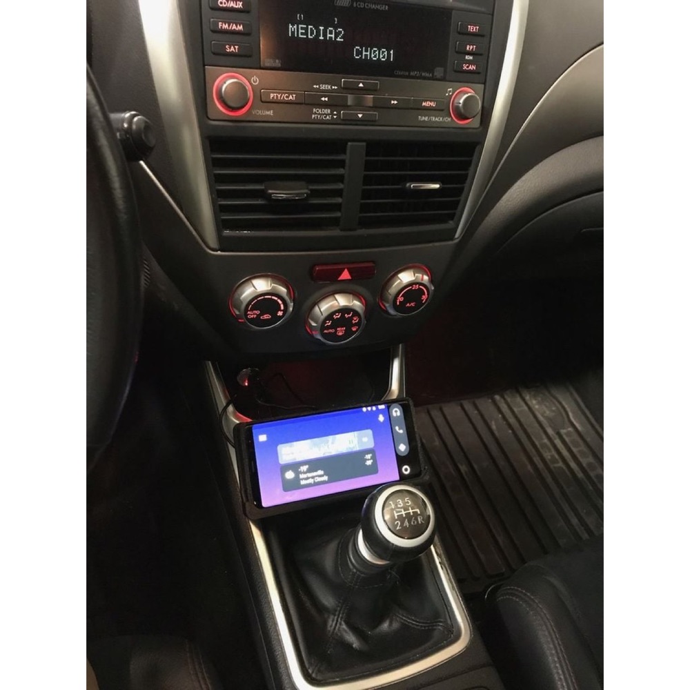 Subaru Impreza Kablosuz Şarjlı Telefon Tutucu