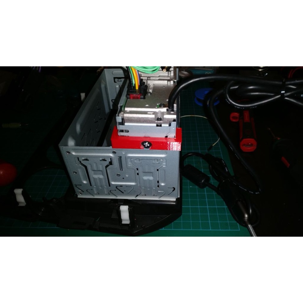 Mazda MX-5 Radyo Sabitleme Braketi Sony XAV-AX3005DB görsel 3
