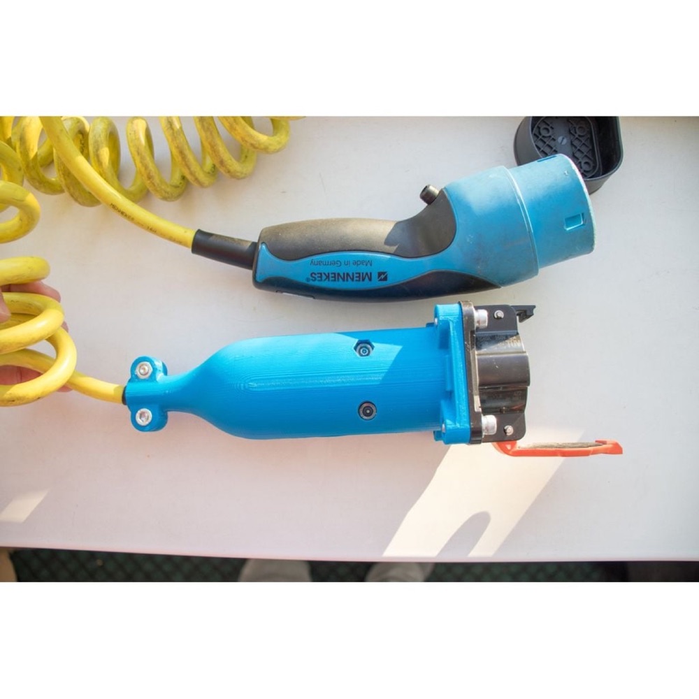 Nissan Leaf J1772 - Mennekes Tip 2 adaptör gövdesi
