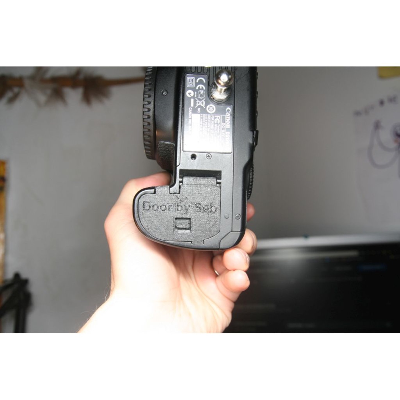 Canon 40D ve 50D için Pil Yuvası Kapağı