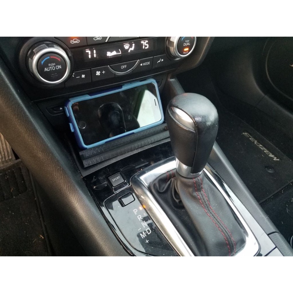 Mazda 3 (2015) Telefon Tutucu Tepsisi görsel 2