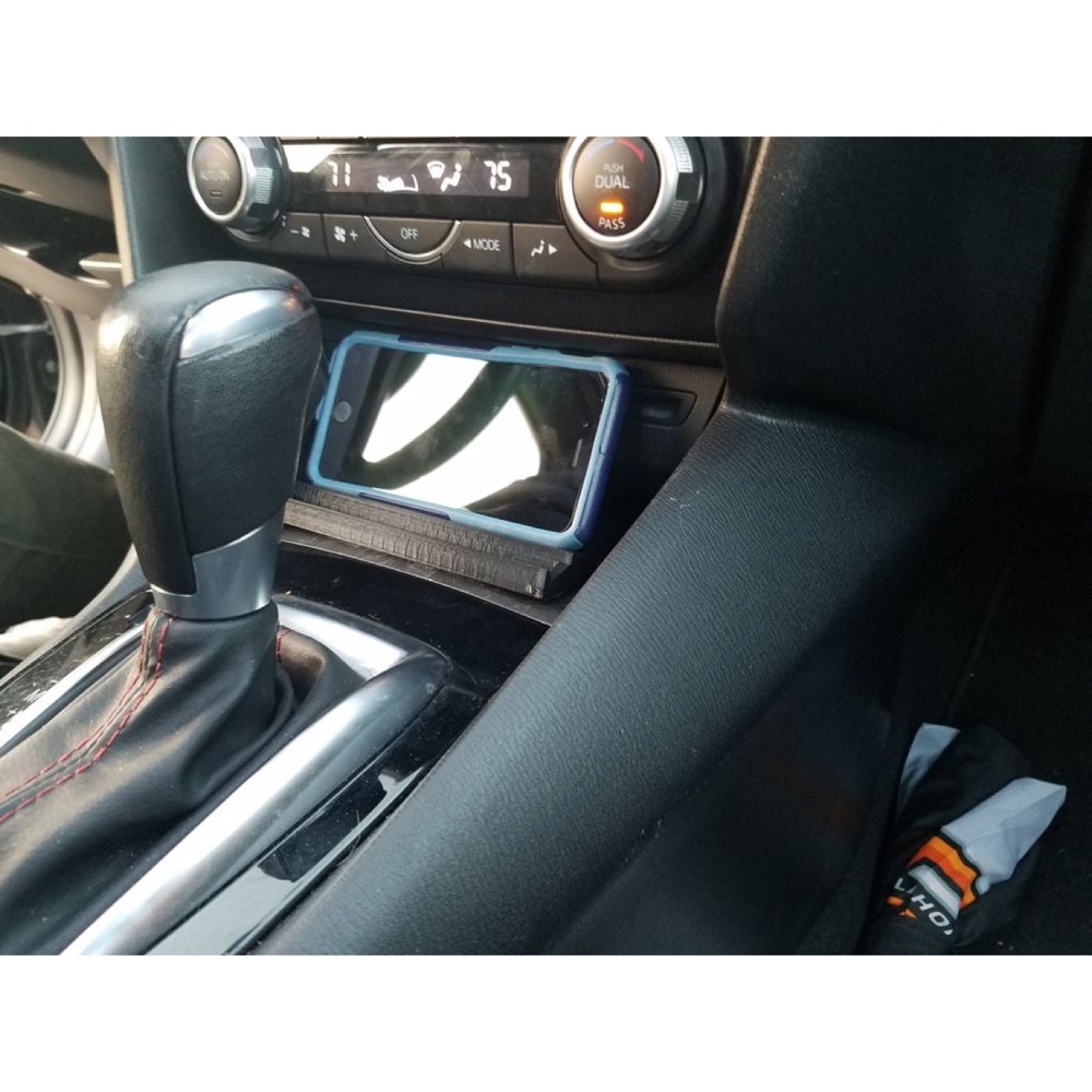 Mazda 3 (2015) Telefon Tutucu Tepsisi görsel 4
