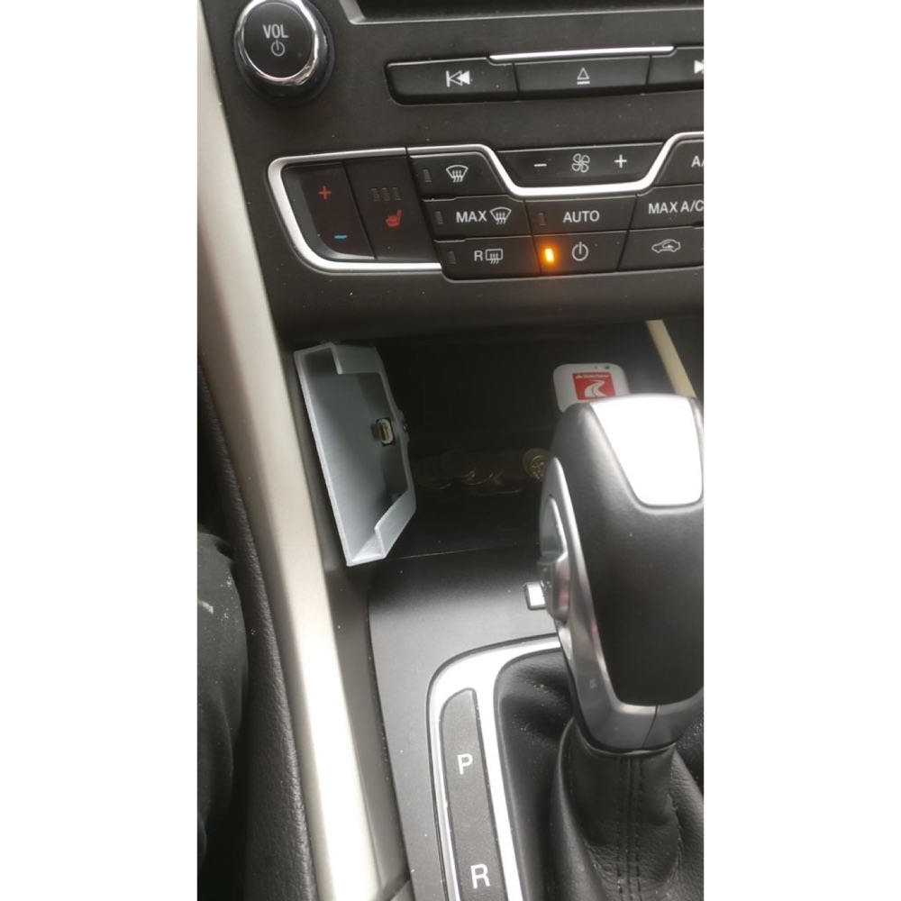 Ford Fusion Telefon Yuvası Klipsi