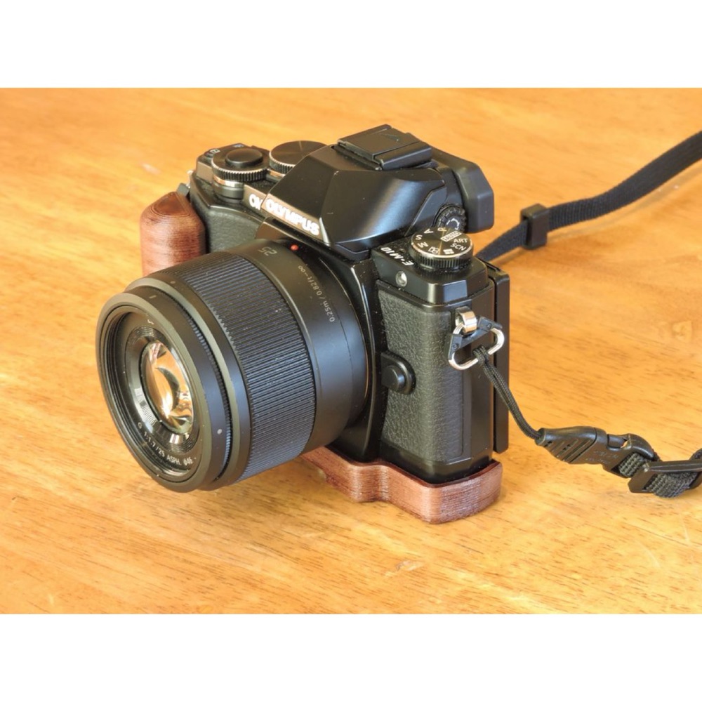 Olympus OM-D E-M10 (Mark I) El Tutamağı görsel 2