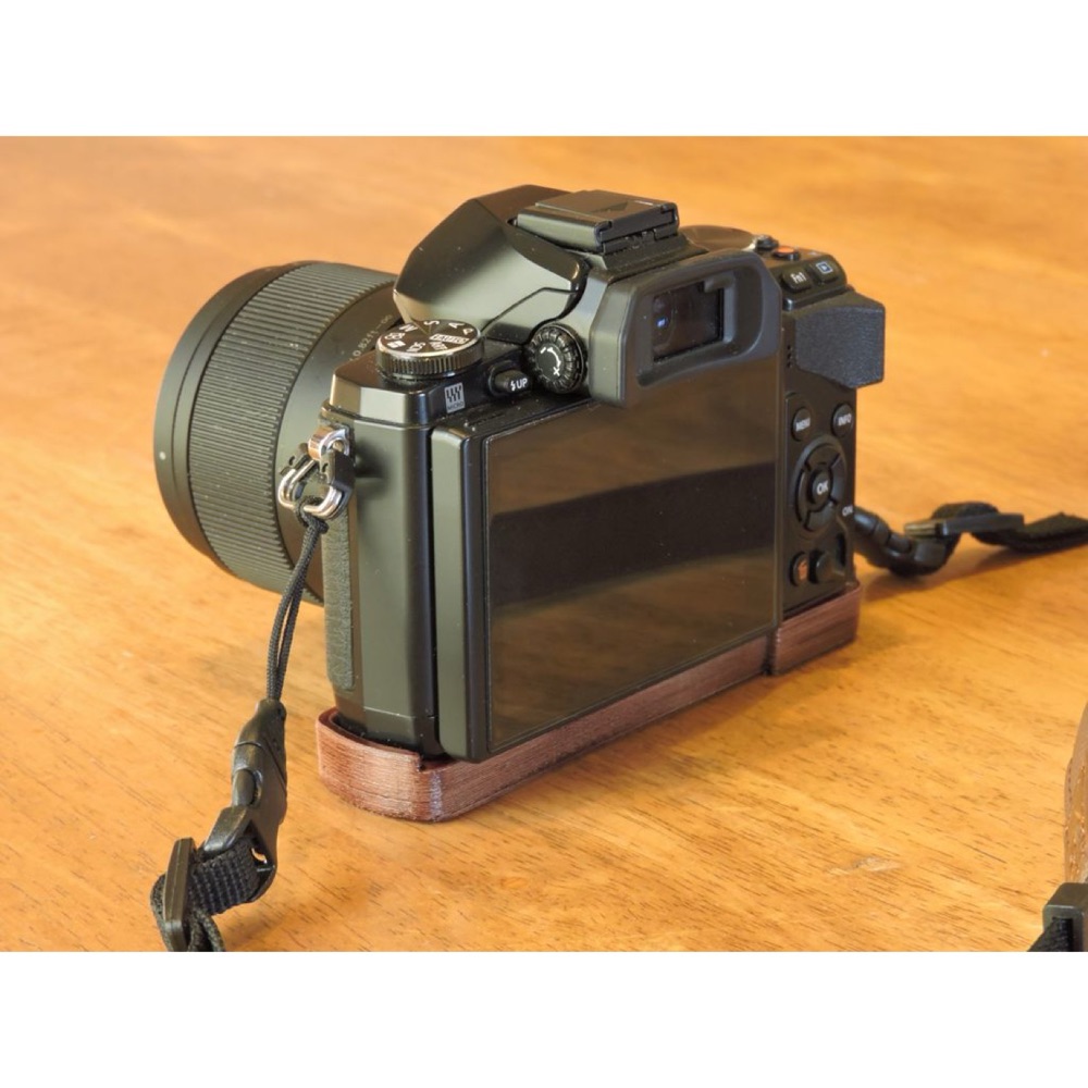 Olympus OM-D E-M10 (Mark I) El Tutamağı görsel 3