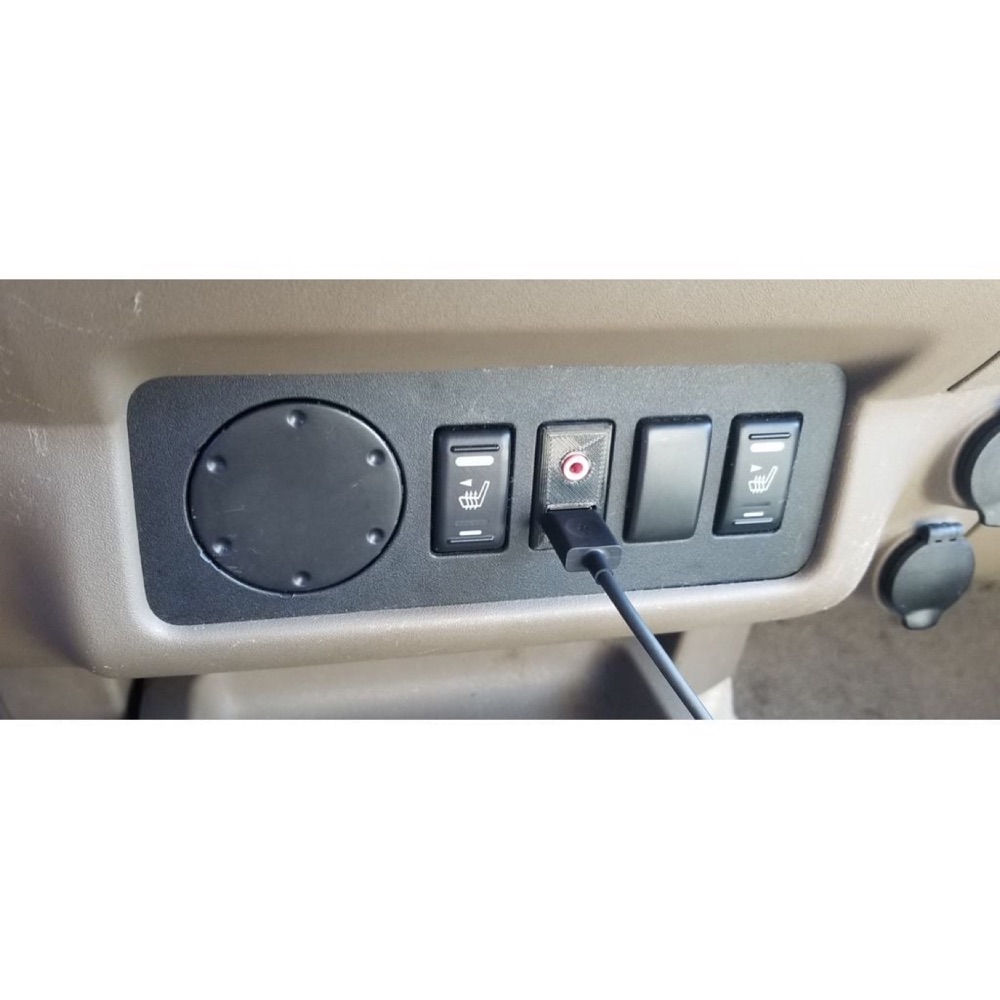 Nissan Frontier USB/AUX anahtar plakası