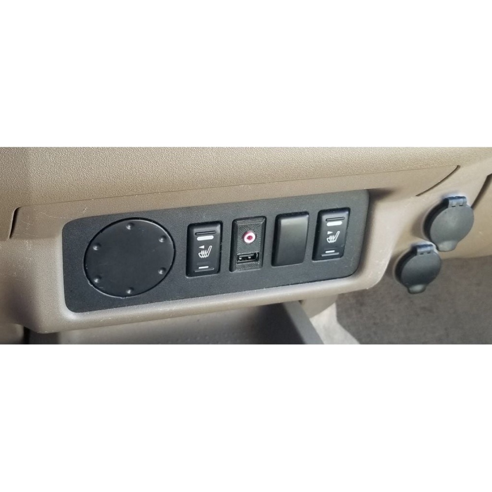 Nissan Frontier USB/AUX anahtar plakası görsel 2