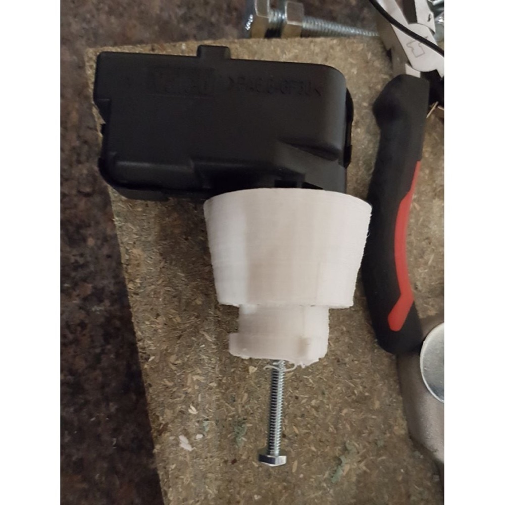 Skoda Felicia Far Ayar Motoru Adaptörü (41 x 41 x 6 mm) görsel 2