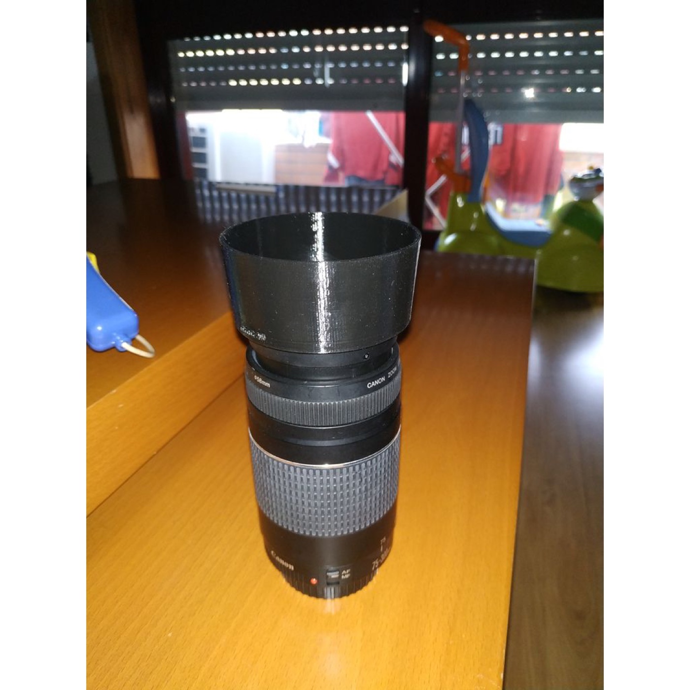Canon Lensler için Ters Çevrilebilir Parasoley (58mm)