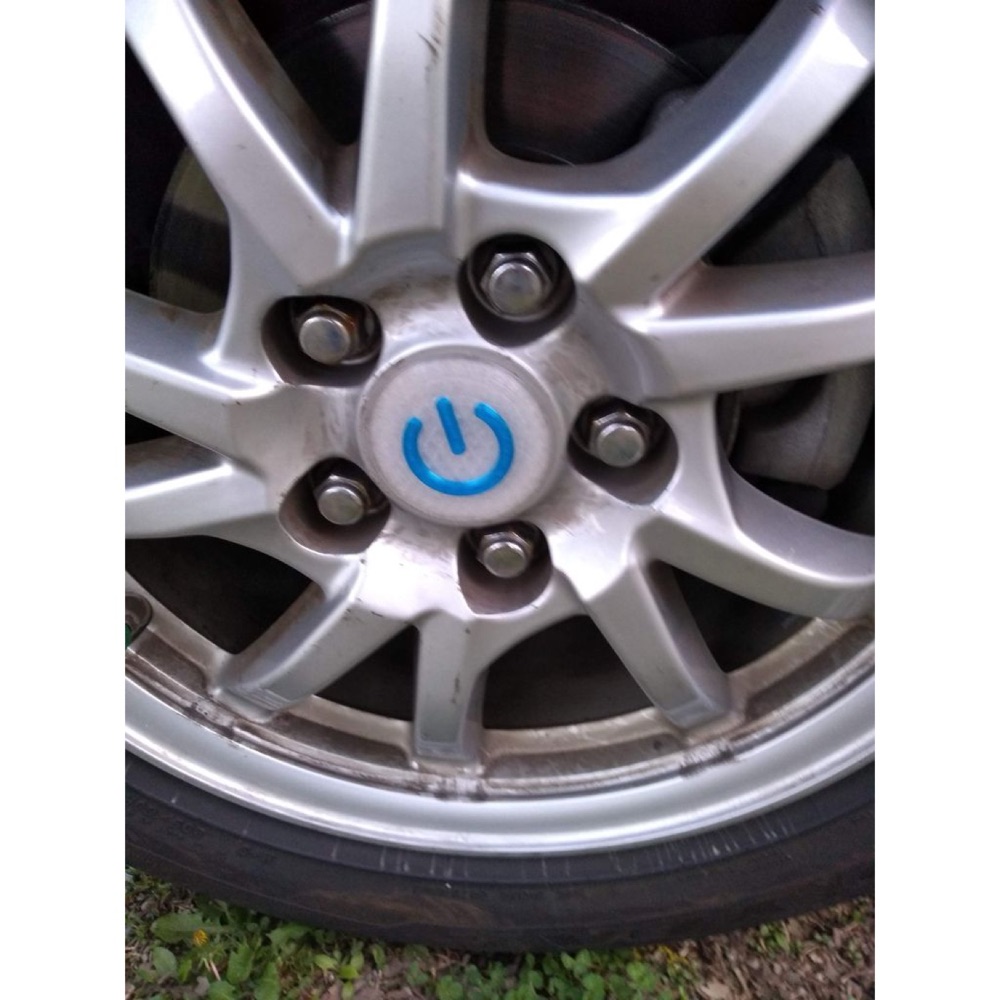 Toyota Prius V jant göbek kapağı görsel 3