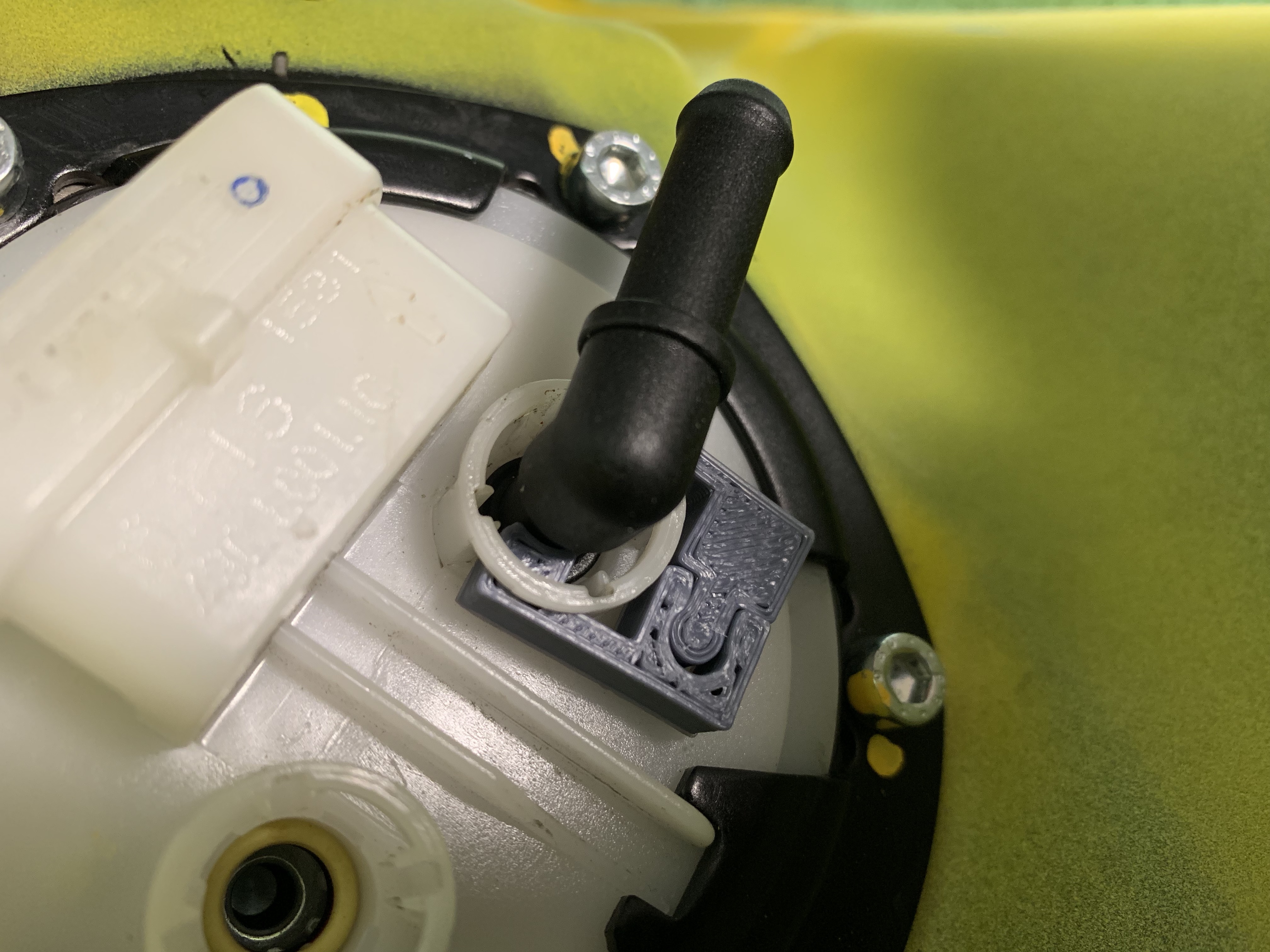 Ducati Scrambler Yakıt Hızlı-Bağlantı Klipsi görsel 2