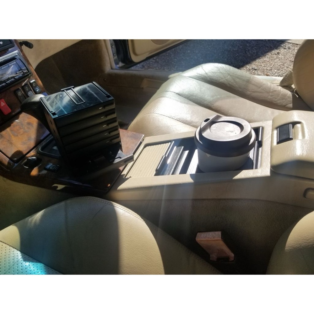 Cassette Bant Bölümü Bardaklığı (Mercedes 500SL 1990)