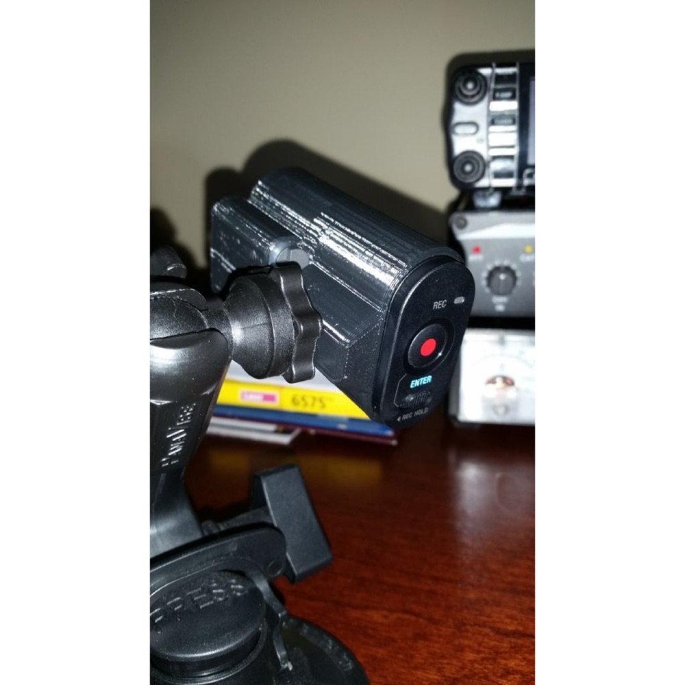 Sony Aksiyon Kamerası Ön Cam / Vantuz Montaj Braketi (USB Bağlantısı Açıkta) görsel 2