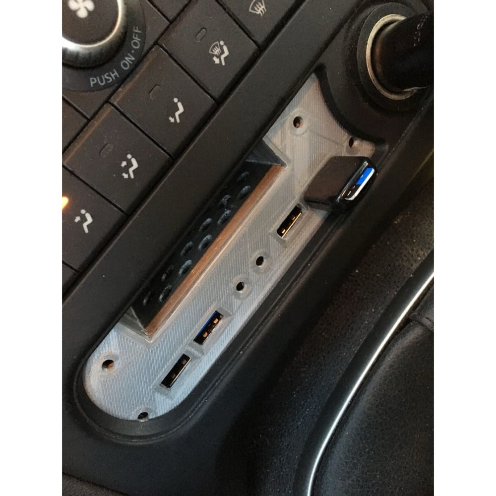 Nissan Qashqai iPhone SE cep tutucu