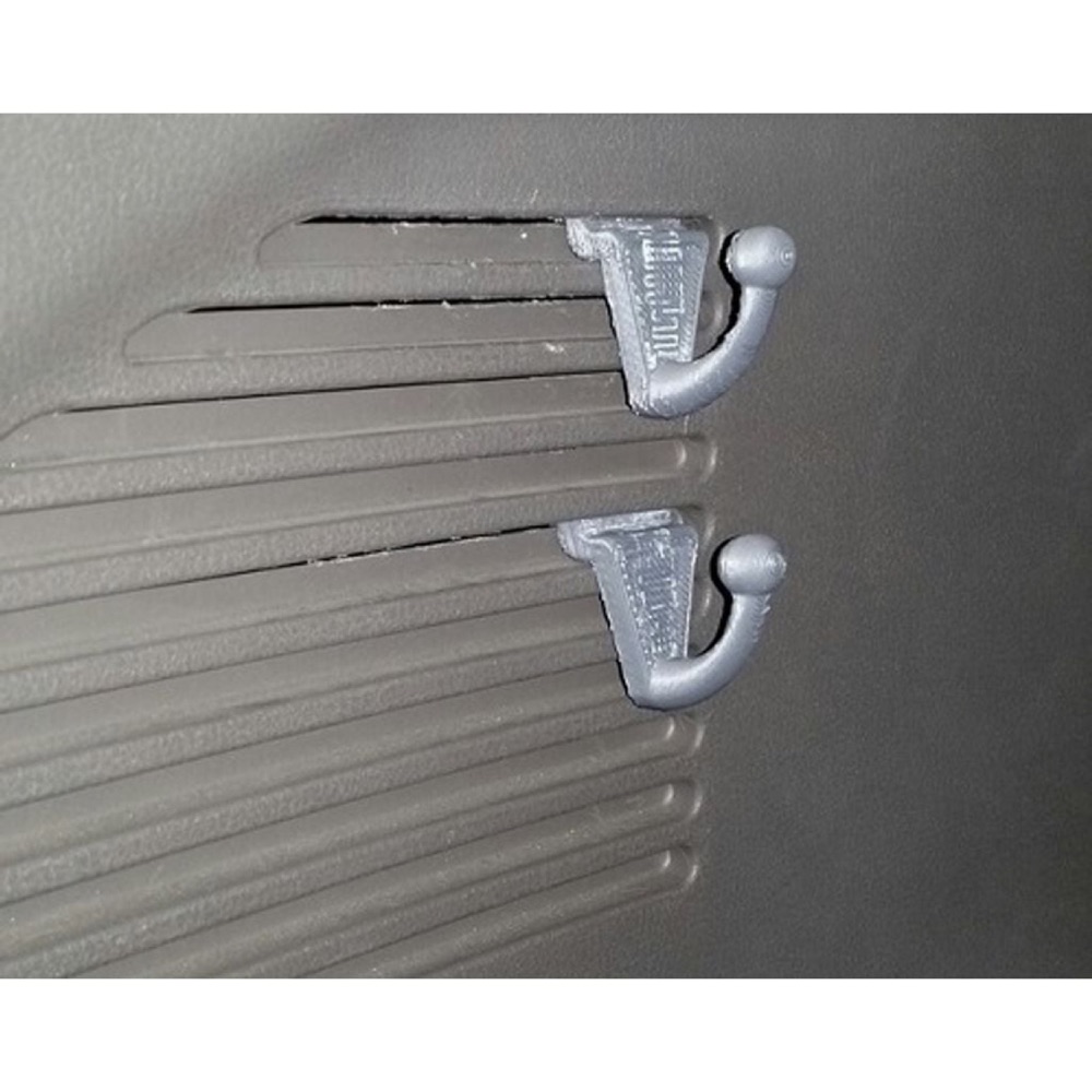 Nissan Leaf market poşeti klipsi