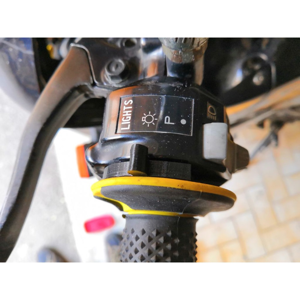 Yamaha TDR 250 Far Anahtarı Kapağı görsel 2