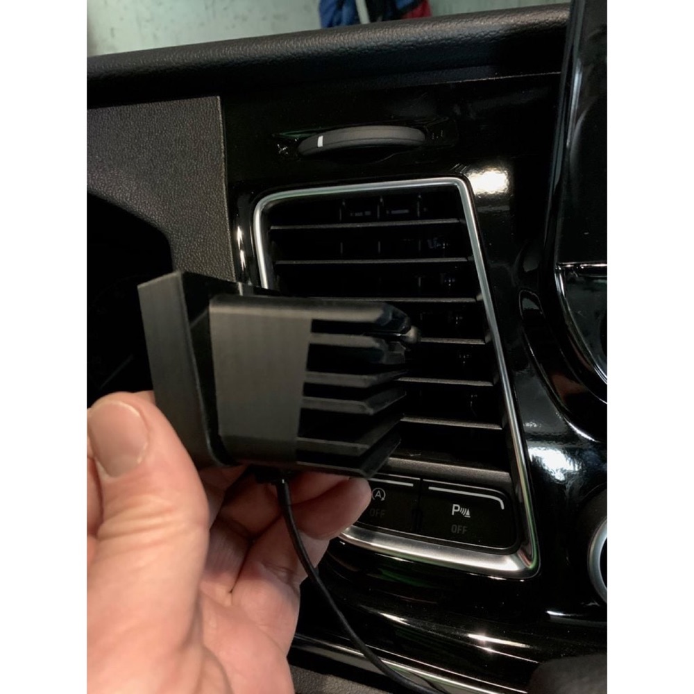 Ford Tourneo/Transit Custom (2018) Havalandırma Menfezi Telefon Adaptörü