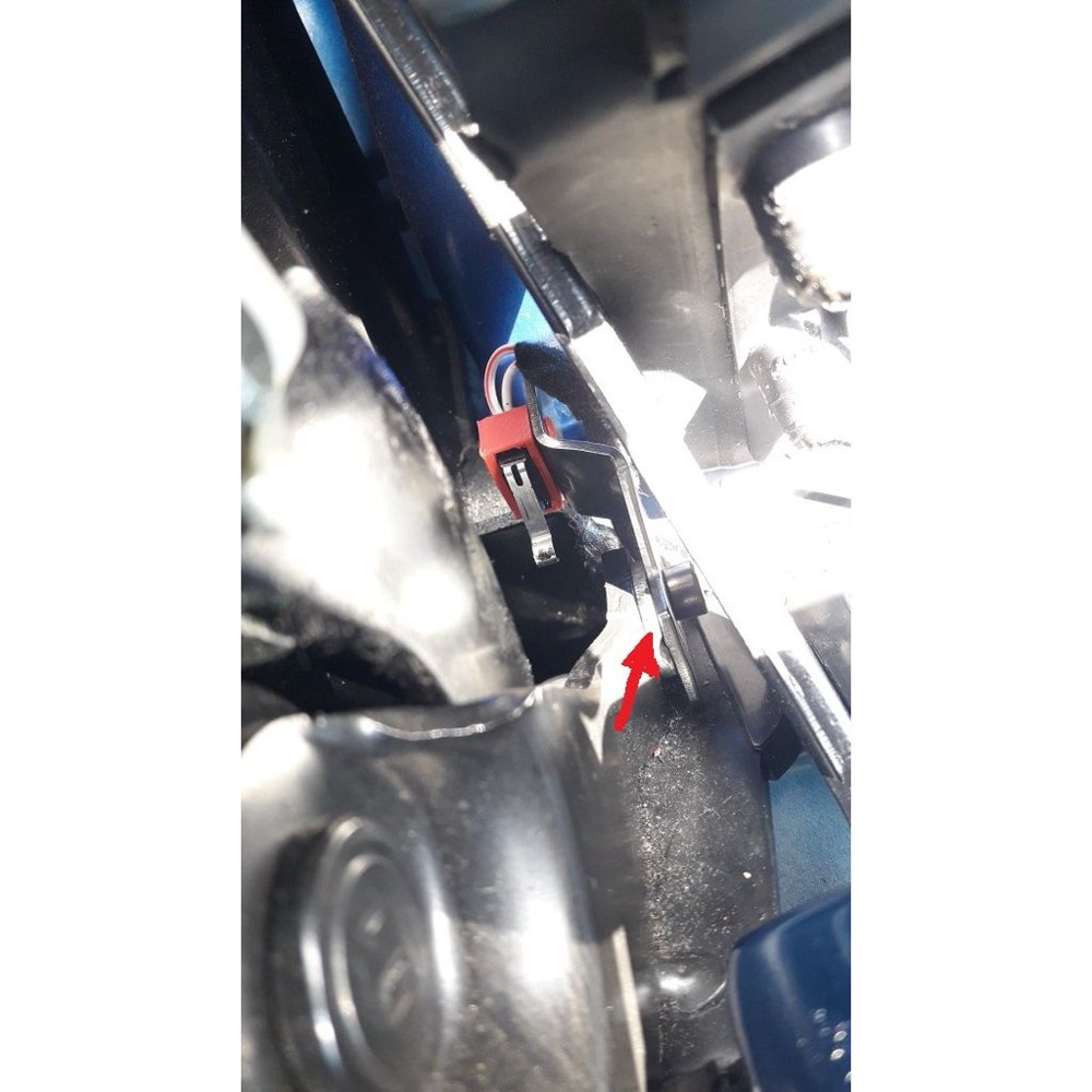 Peugeot 206 CC Mikro Anahtar Braketi