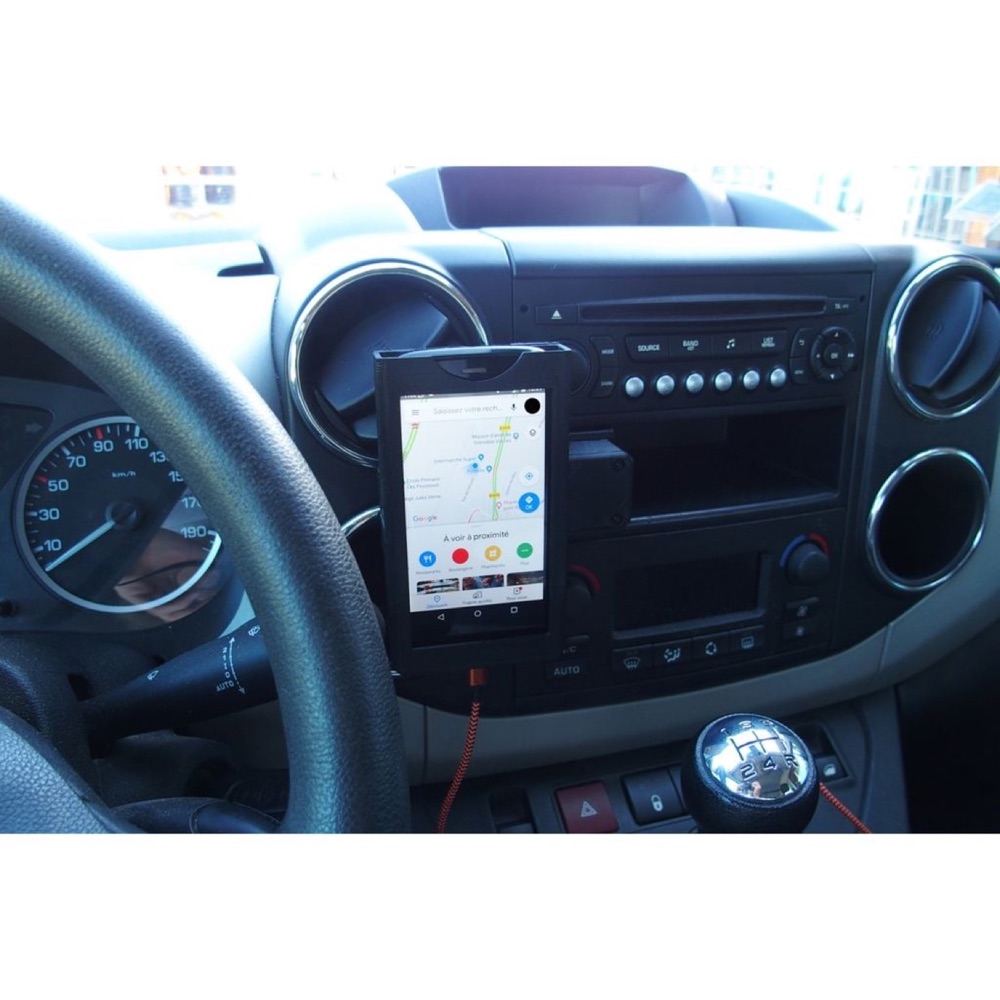 Peugeot Partner Uyumlu Araç Telefon Tutucu (133 mm)