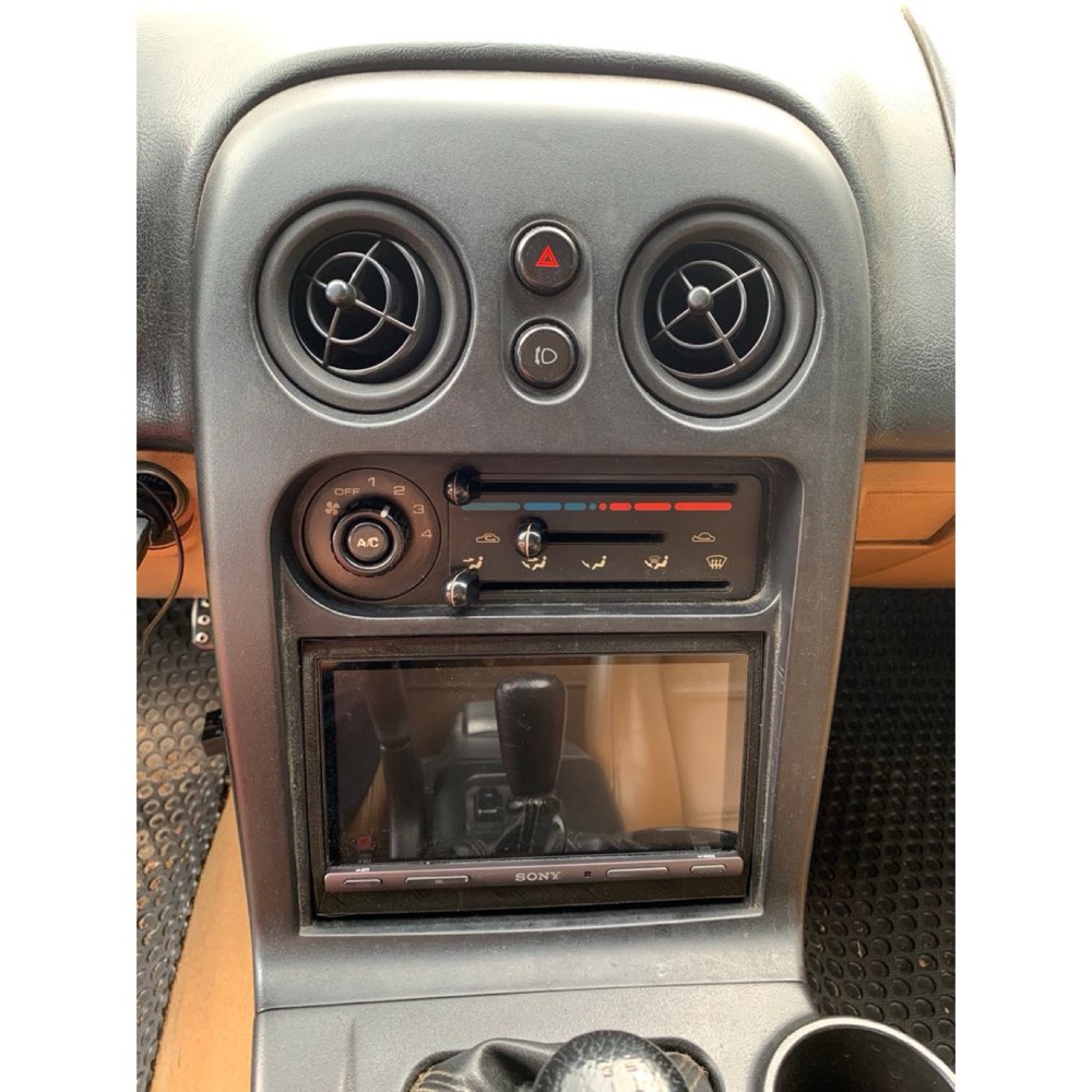 Mazda MX-5 NA Sony XAV-AX5000 Radyo Çerçevesi