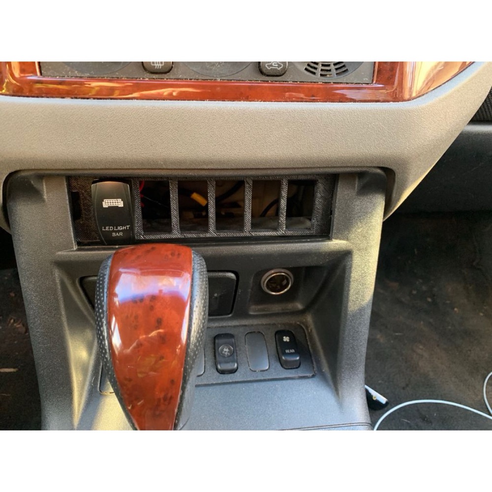 Mitsubishi Montero Altı Düğmeli Anahtar Plakası görsel 2