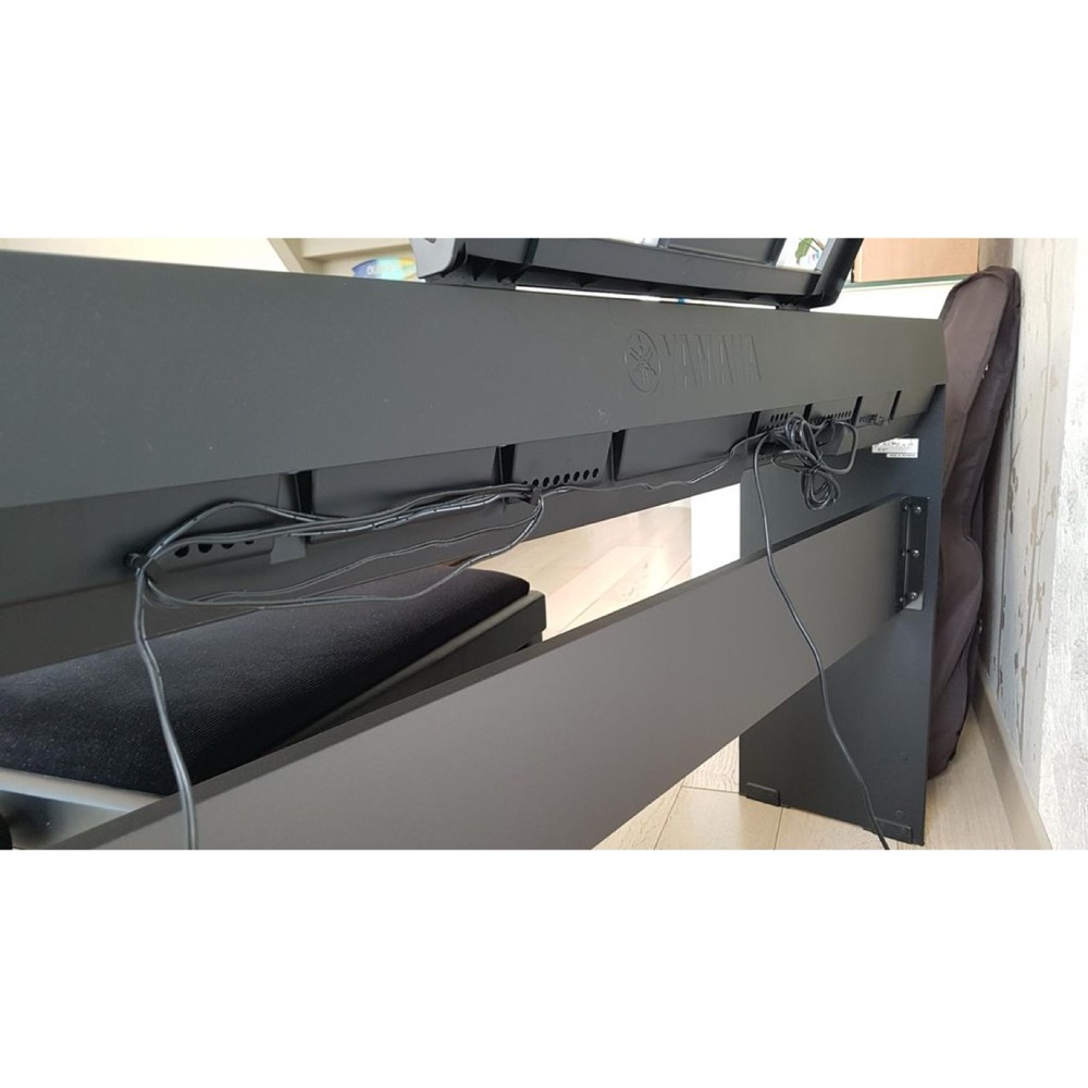 Yamaha P45 Dijital Piyano Kablo Düzenleyici Kancaları görsel 2