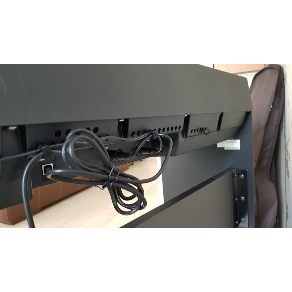 Yamaha P45 Dijital Piyano Kablo Düzenleyici Kancaları görsel 3