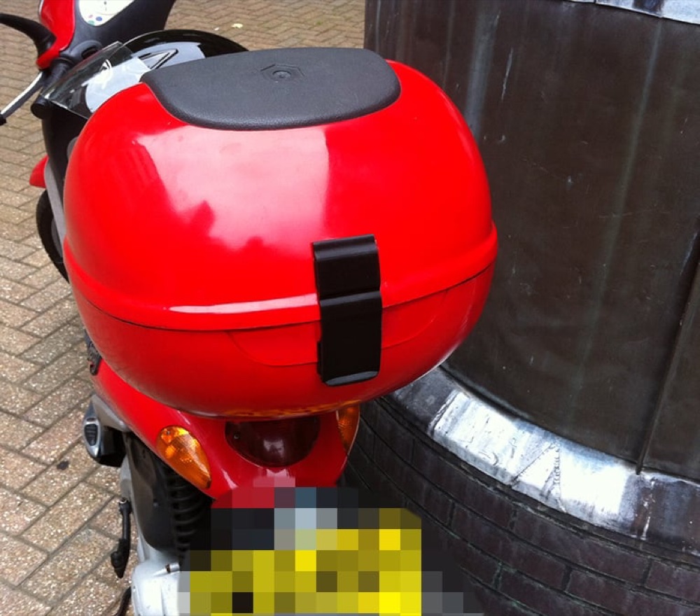 Piaggio Scooter Üst Kutu Klips Mandalı