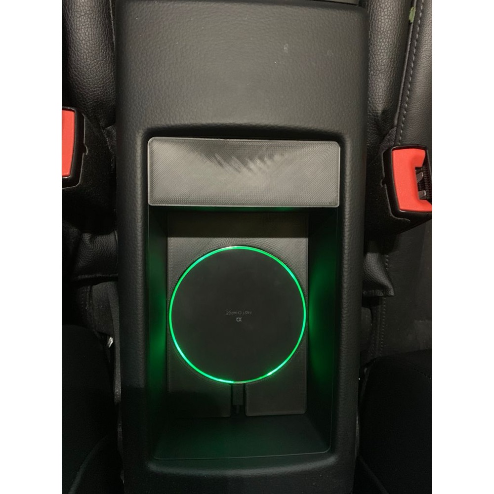 Audi A3 iPhone X/XS Kablosuz Şarj Ünitesi Yuvası
