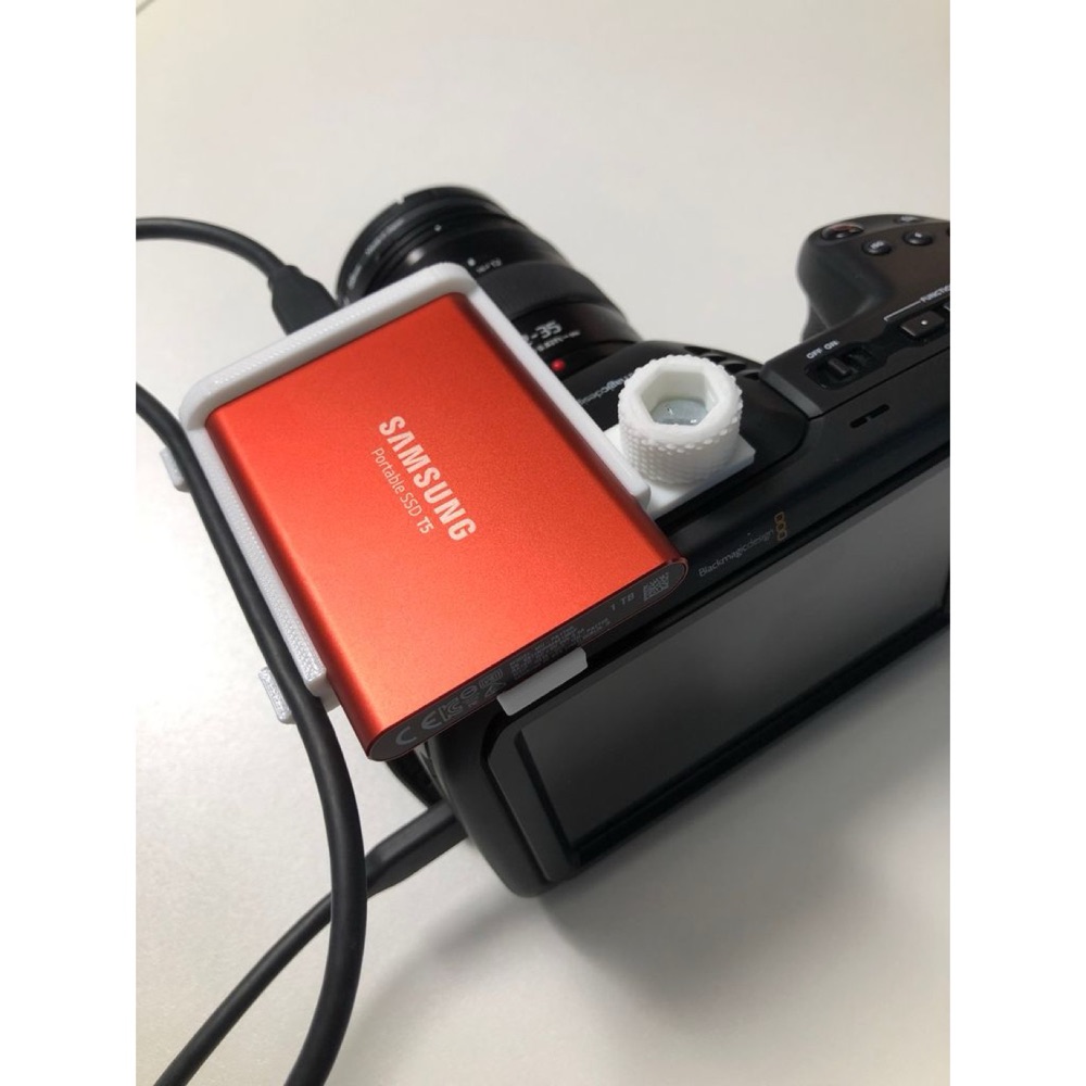 Blackmagic Pocket Cinema Camera 4K T5 SSD Kaydırmalı Tutucu