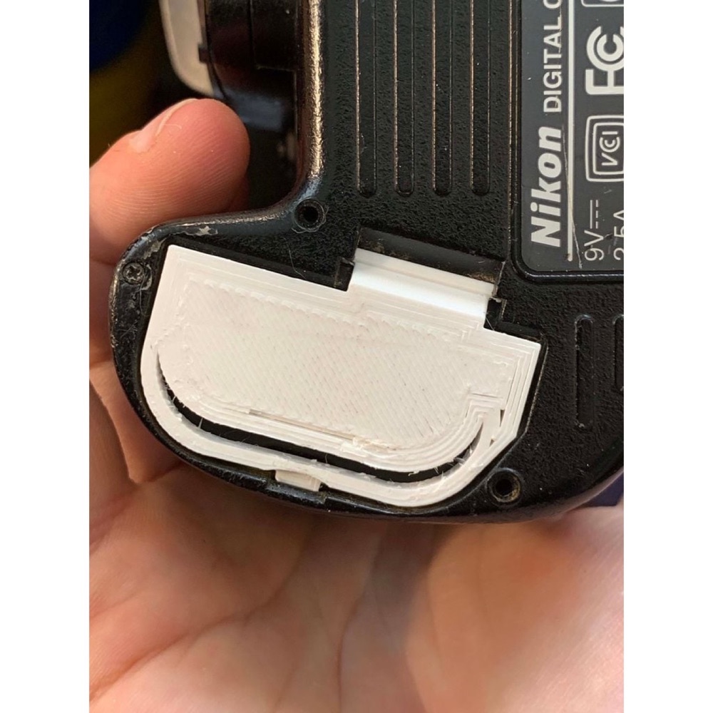 Nikon D100 Pil Bölmesi Kapağı (Yedek)