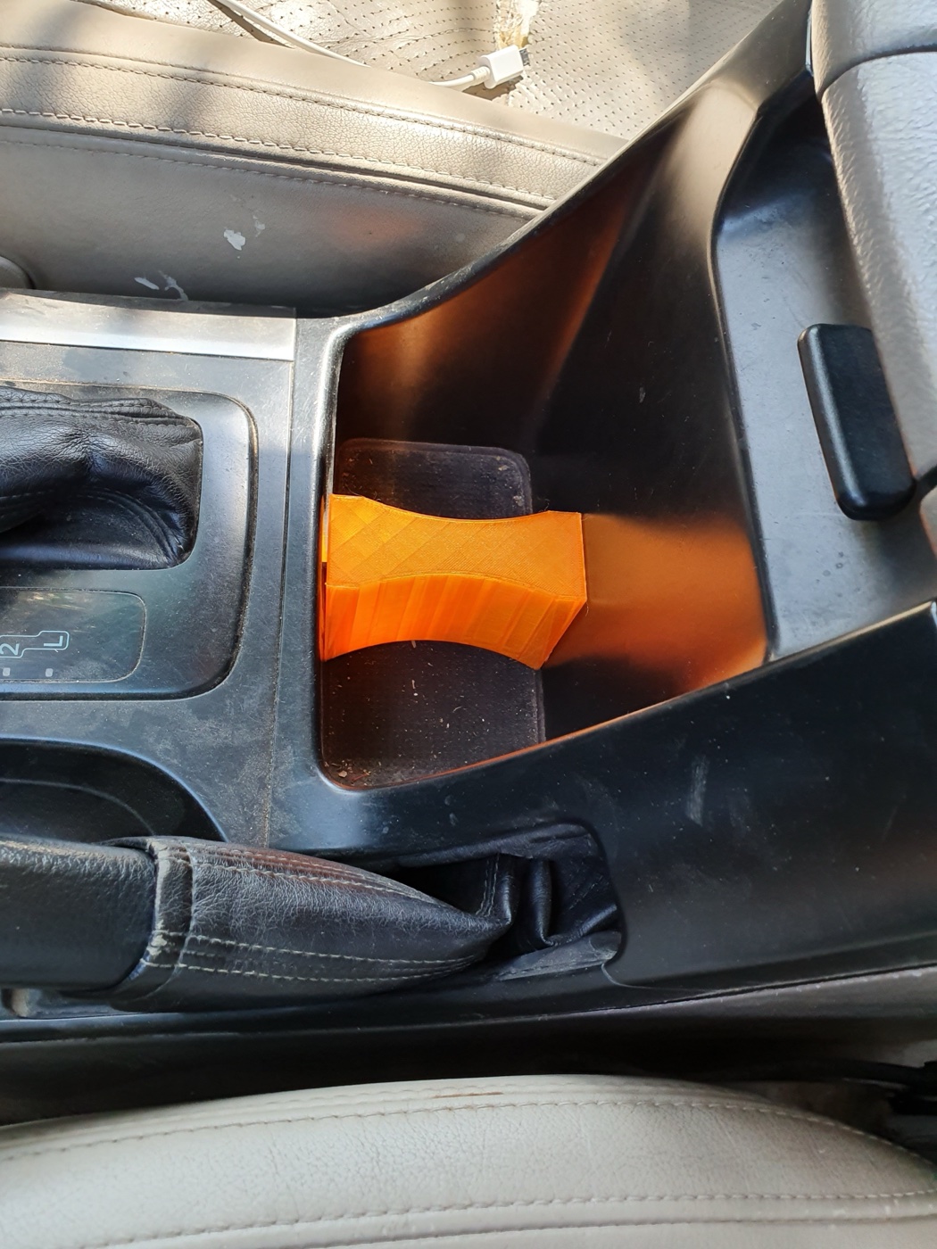 Bardaklık Ayıracı (Toyota Land Cruiser Prado 2004-2009) görsel 2