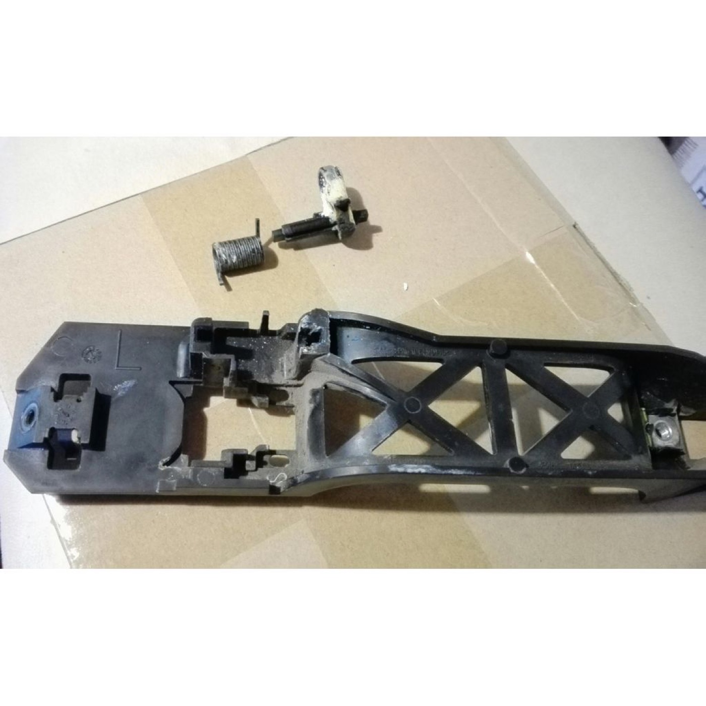 Chevrolet HHR Kapı Kolu Açma Mandalı (2008) görsel 3