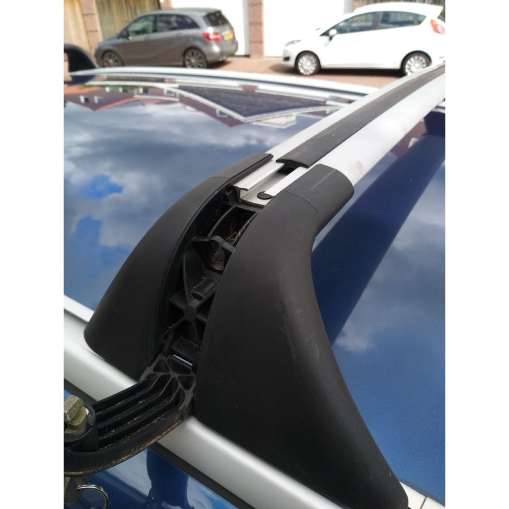 Ford Focus Mk2 (Faz 1) Tavan Rayı Vida Kapağı görsel 4