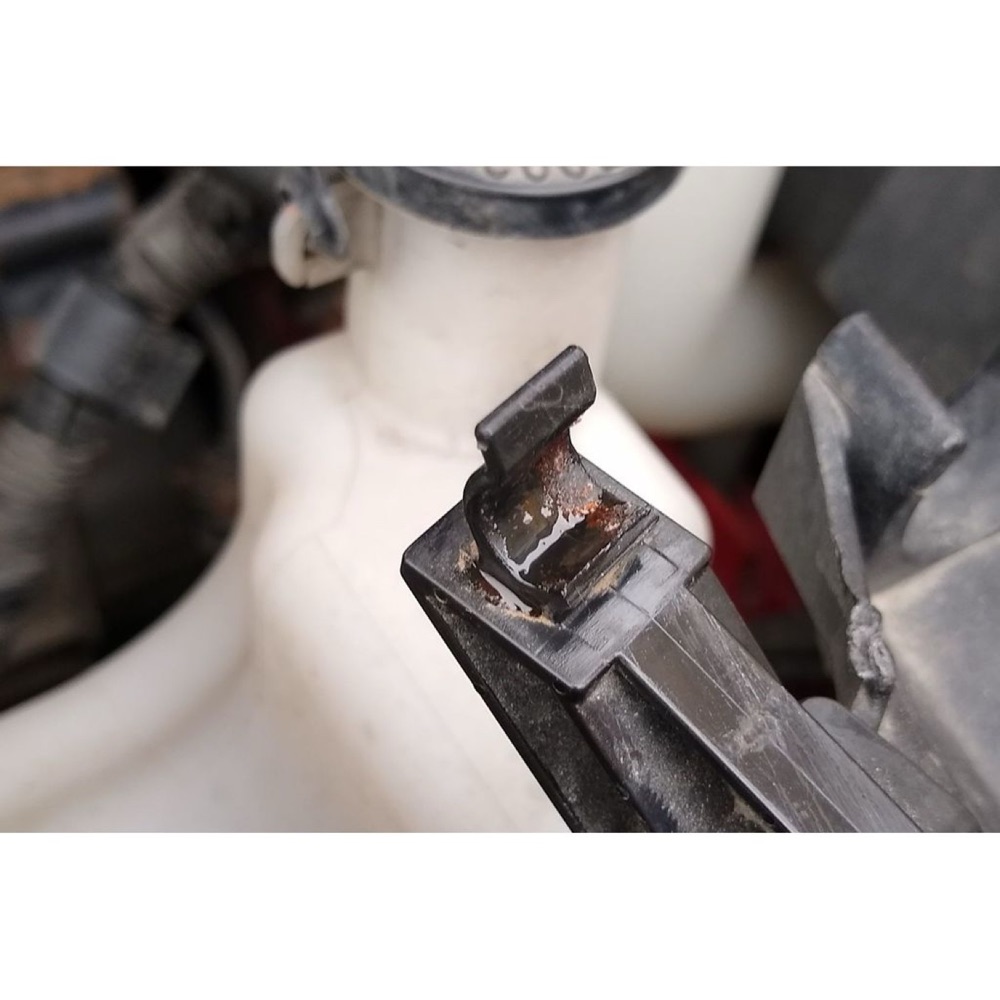 Ford Fiesta (2011-2013) Kaput Çubuğu Klipsi görsel 3