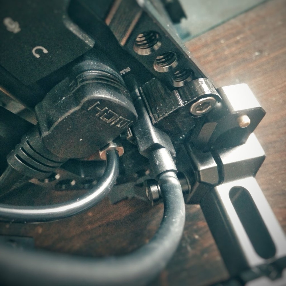 Blackmagic Pocket 4K SmallRig Kafes Kablo Klipsi görsel 2