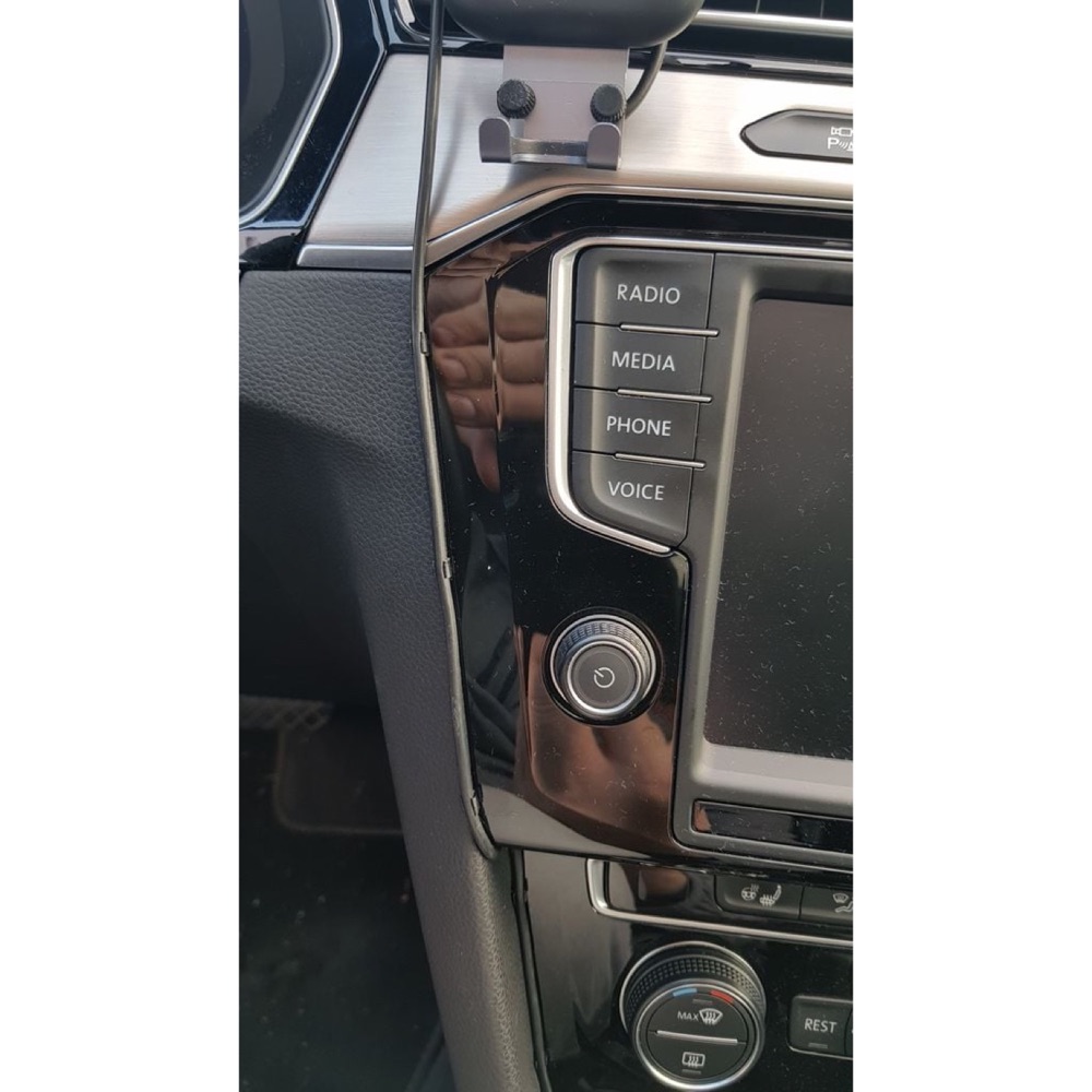 VW Passat B8 Şarj Kablo Kelepçesi