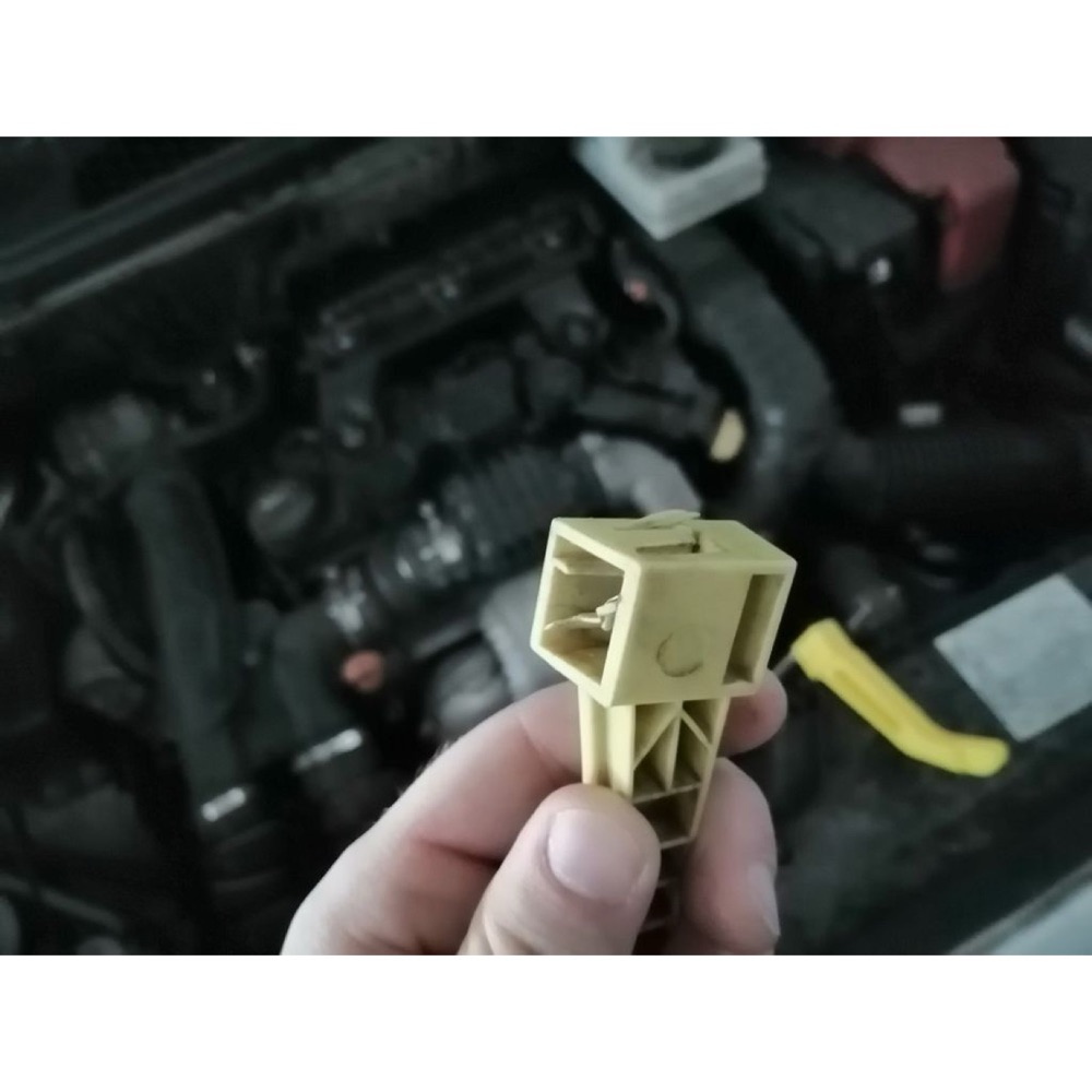 Citroën Berlingo Kaput Açma Kolu görsel 2