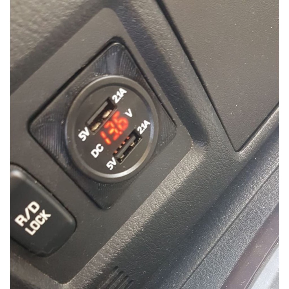Mitsubishi Pajero (Gen 4) 12V Soket Tutucusu görsel 2