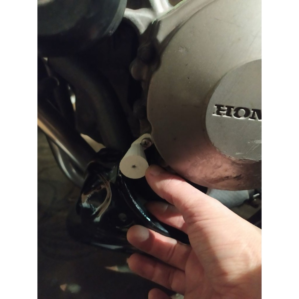 Honda Hornet (1998-2005) Gövde Alt Panel Tutamağı görsel 2