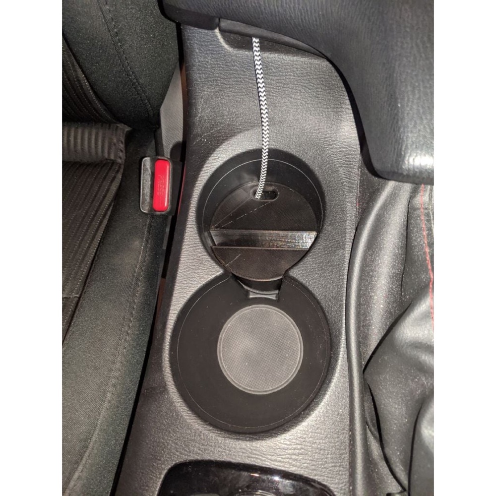 Mazda Konsol Bardaklığı görsel 2