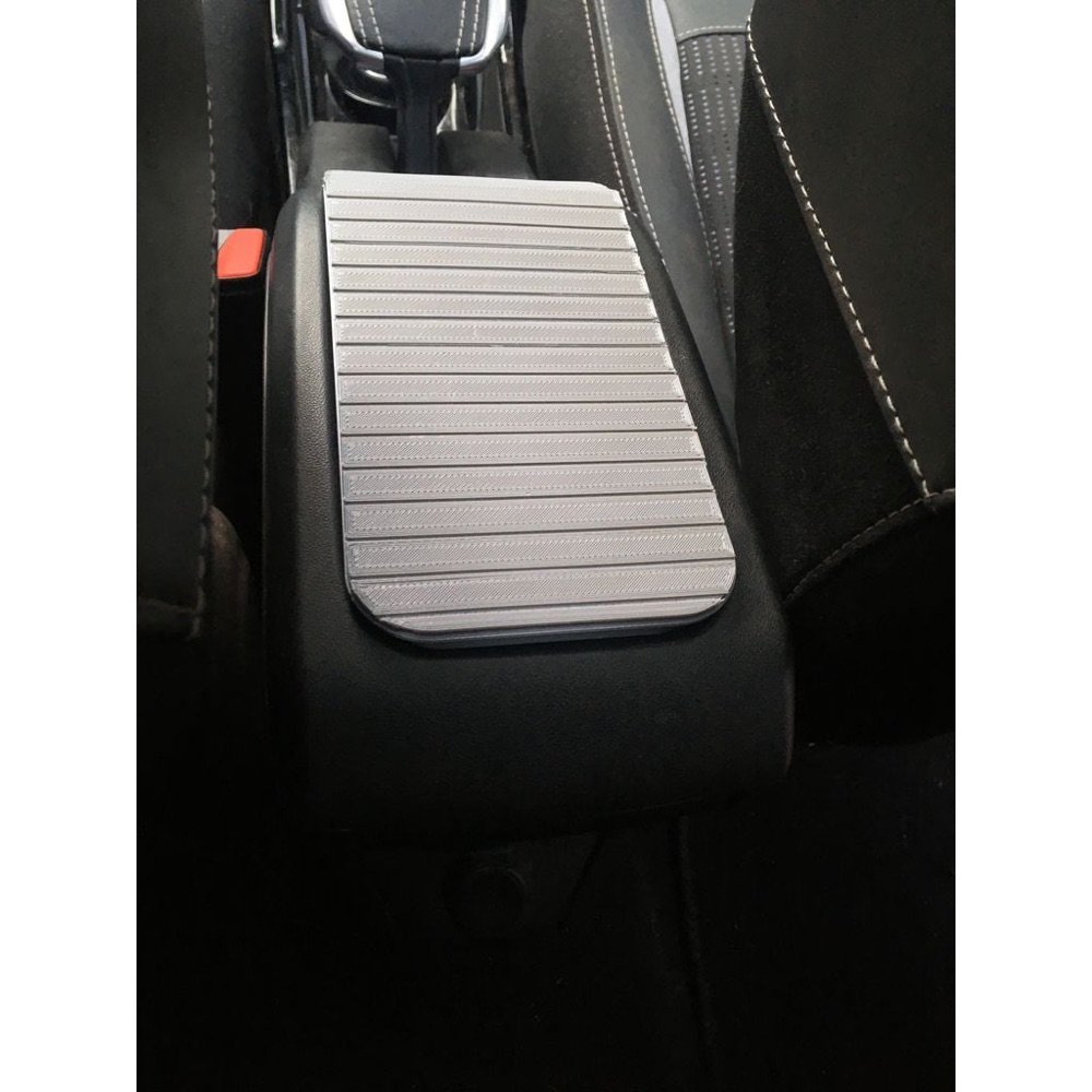 Peugeot 2008 Saklama Gözü Kapağı görsel 2