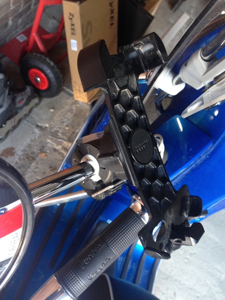 Vespa Telefon Kılıfı Montaj Adaptörü görsel 5