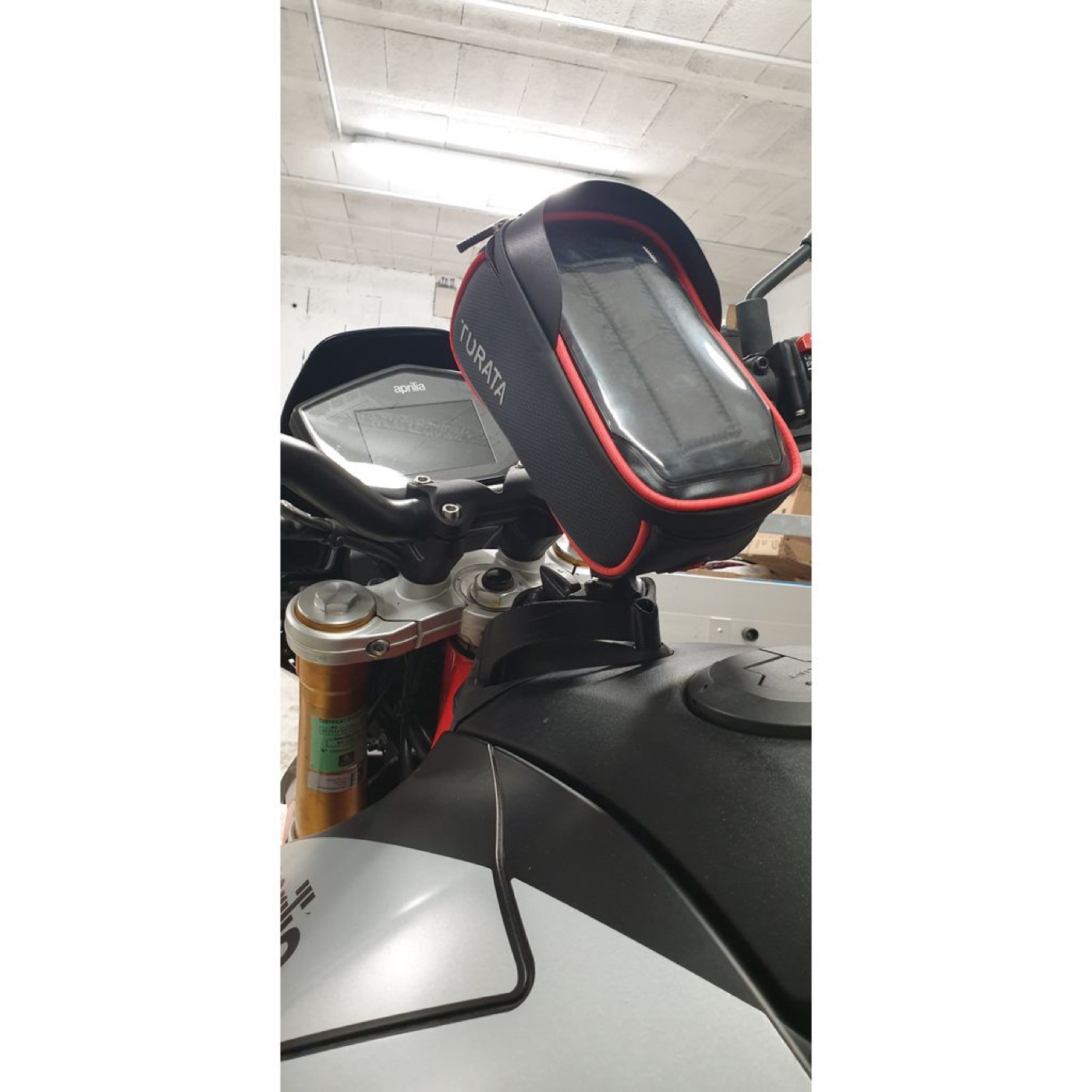 Aprilia Dorsoduro 900 Bisiklet Çantası Desteği görsel 2