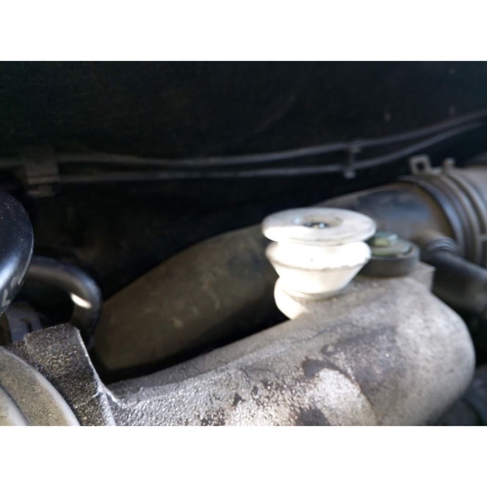 Seat Ibiza Motor Üst Kapak Silentbloku görsel 2